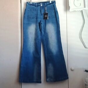 Flamingals NWT Wide Legs Jeans. SZ S.